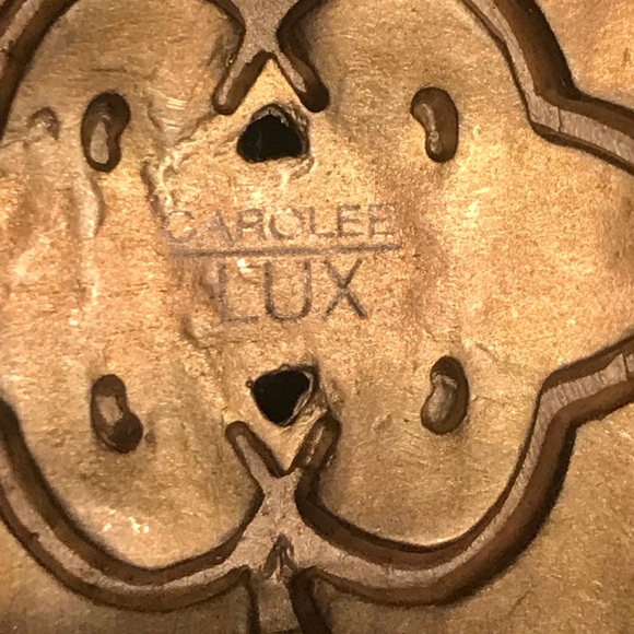 Carolee Lux Open Gold Tone Heart Scroll Embellished Cuff New - Scarlet Red - Picture 7 of 16